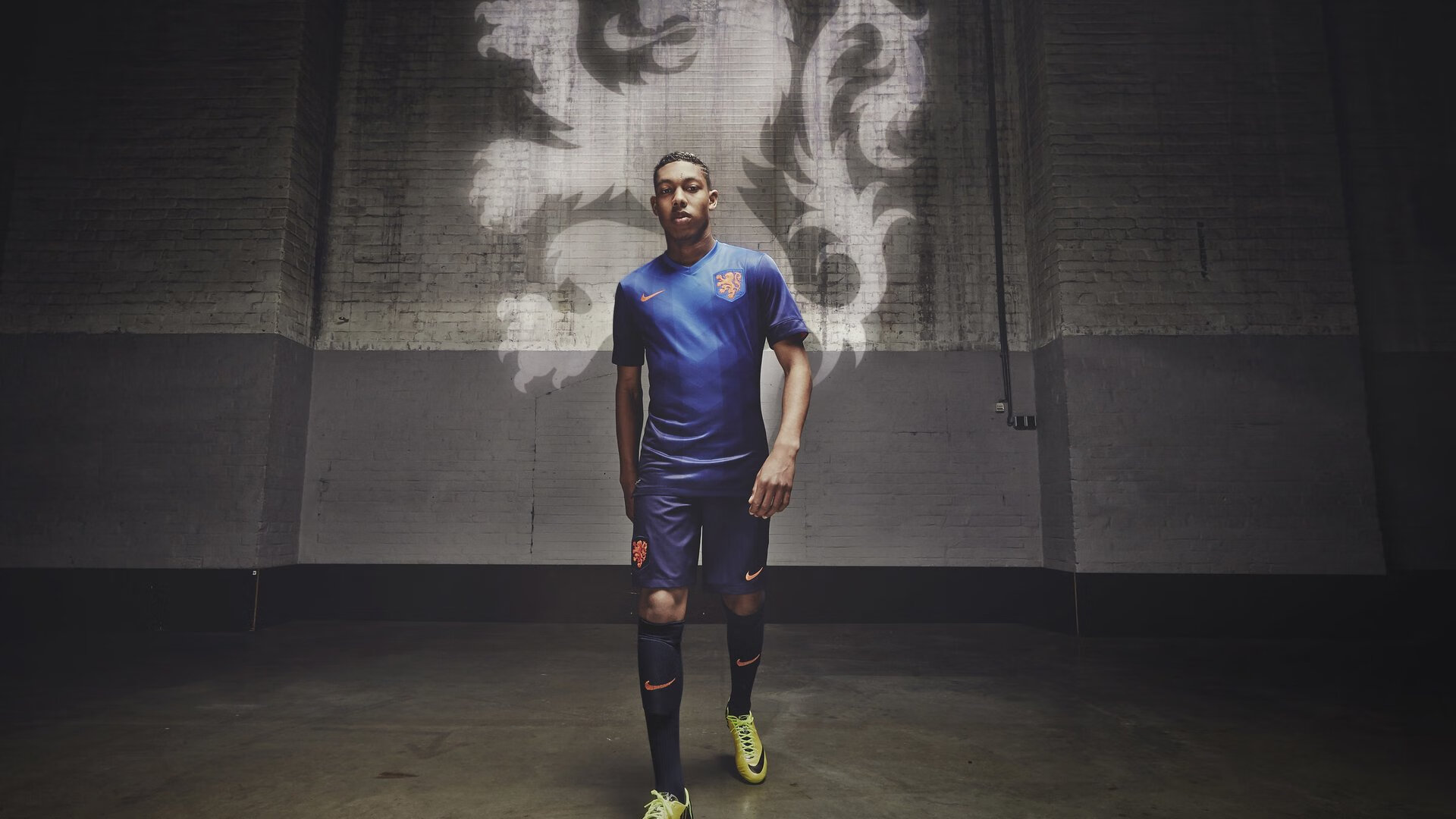 利物浦用高位压迫连续两场实现逆转，战术变化显著，利物浦用的什么阵型